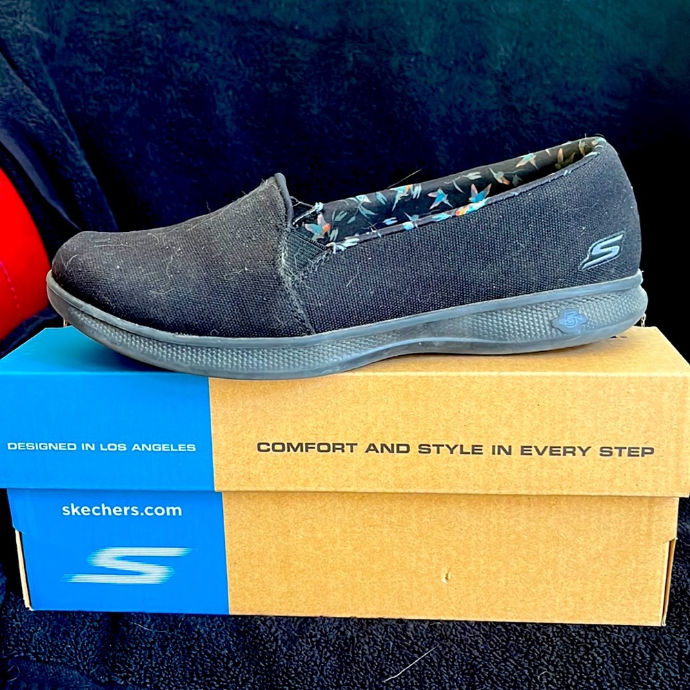 6.5 Skechers